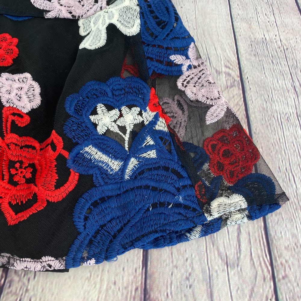 Devlin Baily Skirt in Floral Embroidery Black - Picture 6 of 7